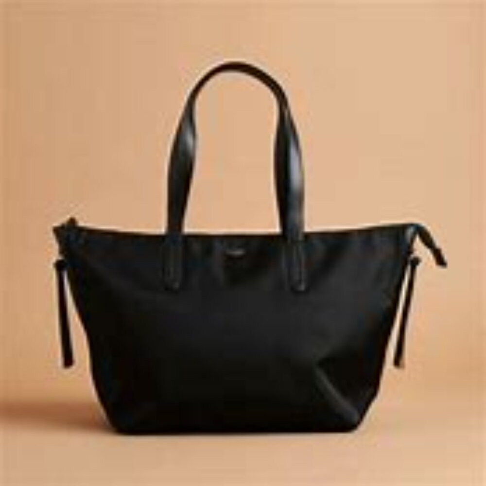 BOTKIER BLACK PURSE. USED TWICE